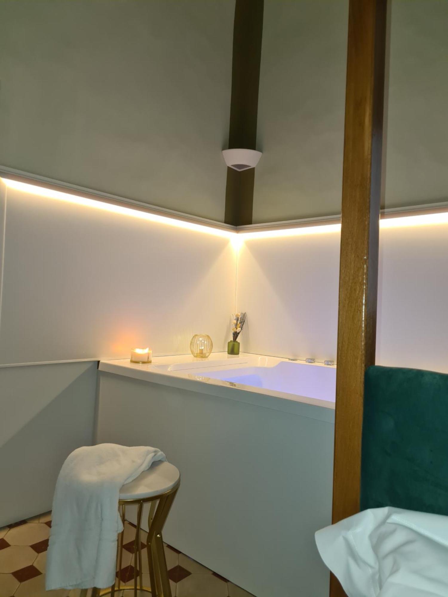 Toscano Palace Luxury Rooms CTA Exteriér fotografie